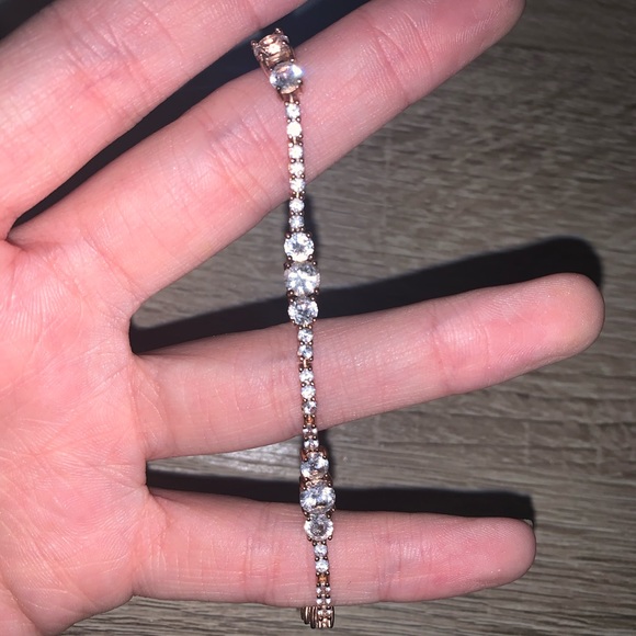 Peoples Jewellers Bracelet - Picture 1 of 3